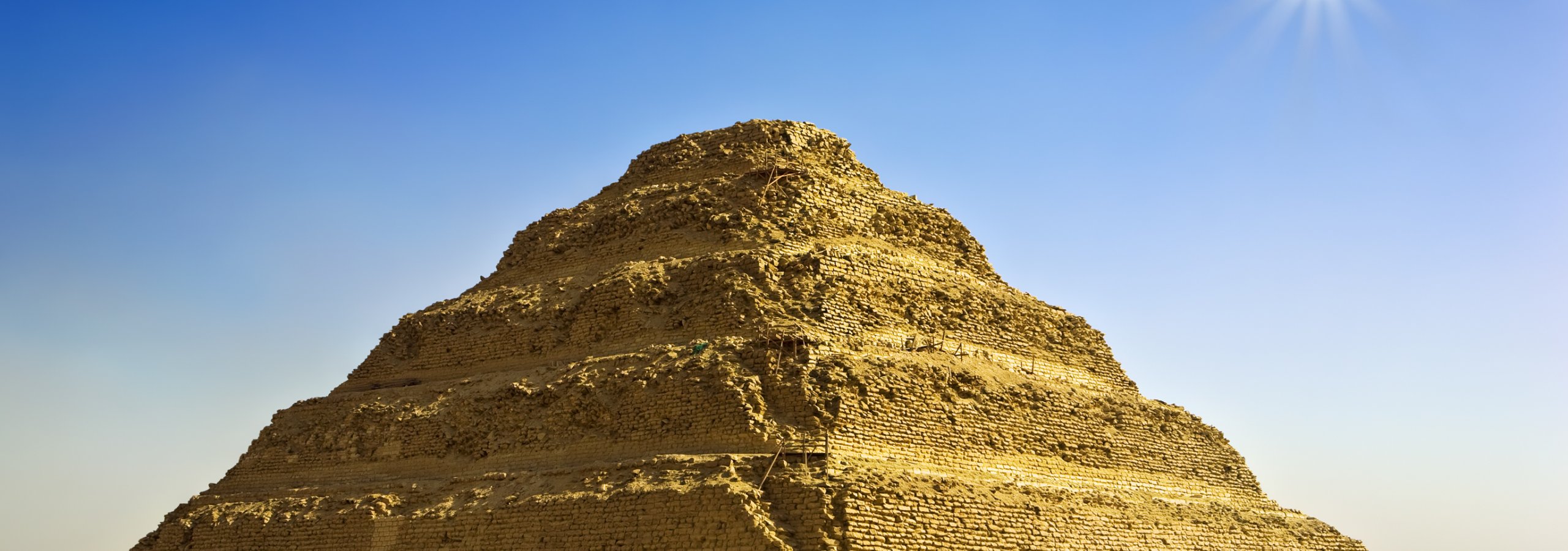 the step pyramid of king djoser Sakkara egypt2