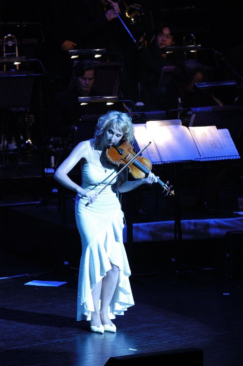 Violin Star Brings Paris to Kiwi Audiences