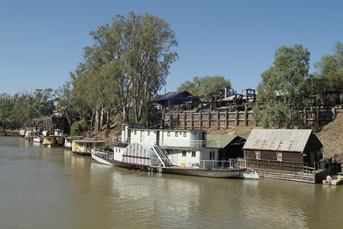 paddle steamers on the Murray River at Echuca